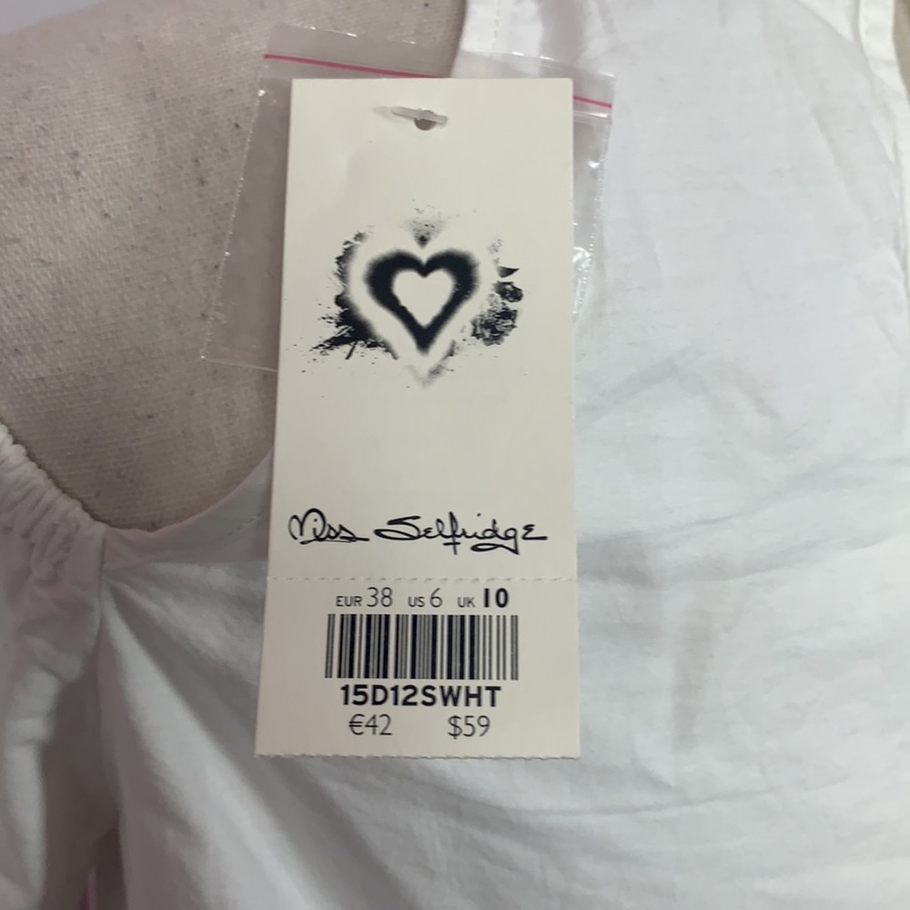 Miss Selfridge white w/navy blue embroidered top - Picture 4 of 8